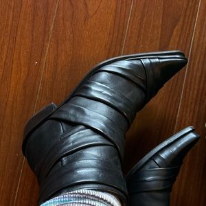 Fluevog - Black Judi Ankle Boots